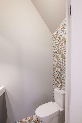 Apartamento Big Design Apt - Sleeps 12 - Best Location