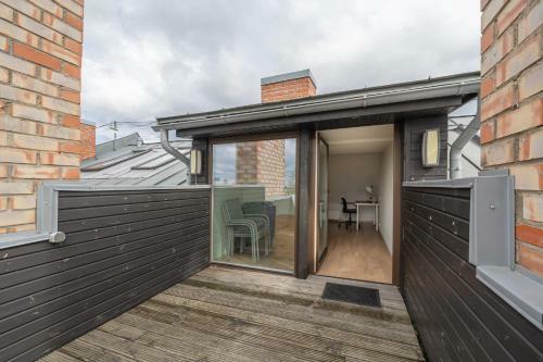 Premium 2-story Penthouse Apartment + Terrace