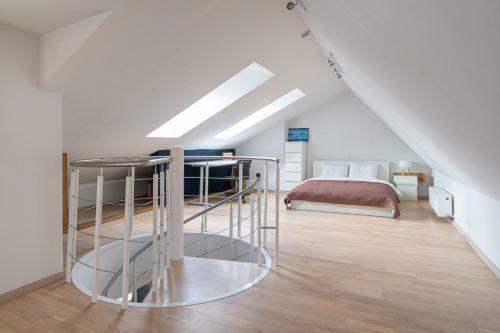 Premium 2-story Penthouse Apartment + Terrace