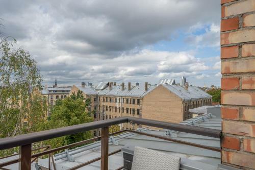 Premium 2-story Penthouse Apartment + Terrace