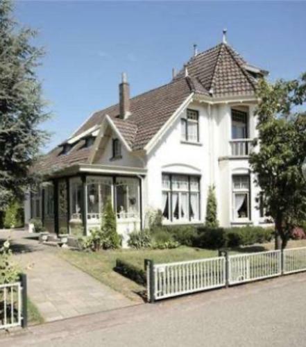 Lovely 2-bed House In Dinkelland Near Restaurants