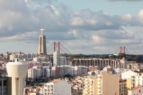 Cristo Rei Apartment - Great Views And Free Parking