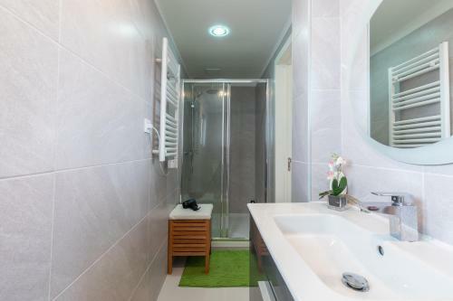 Cristo Rei Apartment - Great Views And Free Parking