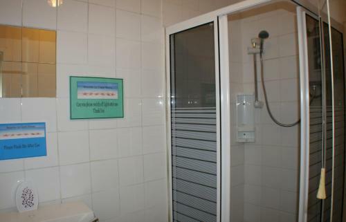 Hostal Seasons 24 Guest House