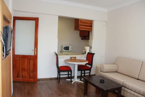Luxor Apartments