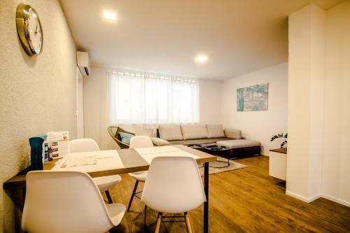 Central Apartments By Kovee