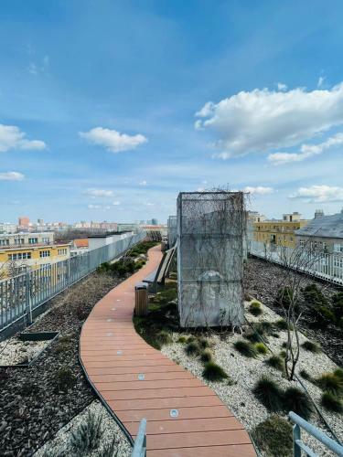 New Luxury City Centre Apartment With Panoramic View, Free Parking