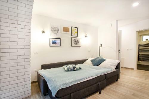 Castle Way Apartments Tamy