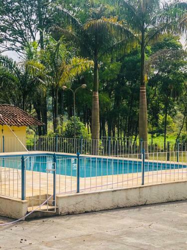 Ch�cara Na Divisa Sp/mg C/ Lago, Piscina E Bosque