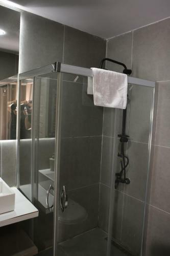 Bed & Breakfast Lily Airport Otel
