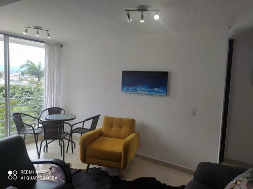 The Palms Apartamento � Meses