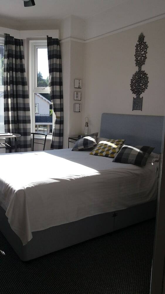 Bed & Breakfast The Groveside Guest House