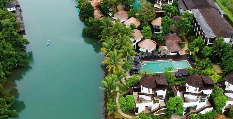 Hotel Aana Resort N Spa