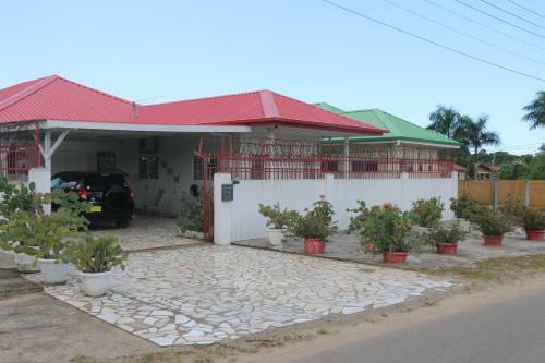 Apartamento Dubbel Woonhuis Selderiestraat Paramaribo