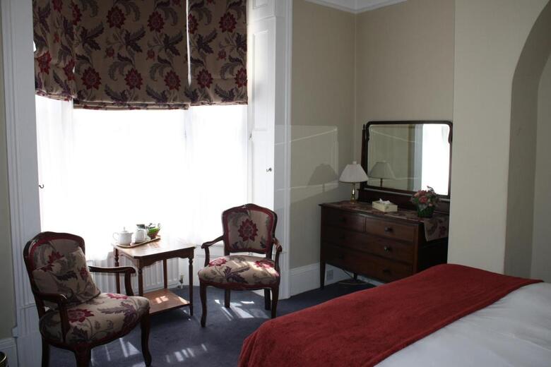 Hostal Holmwood House Guest Accommodation