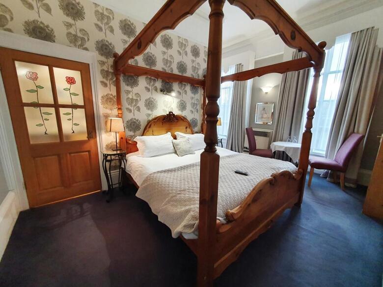 Hostal Holmwood House Guest Accommodation