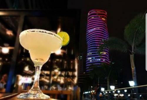 Apartamento Ecu Suites Highestview-penthouse Riverfront Wyndham Airport