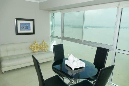 Apartamento Ecu Suites Highestview-penthouse Riverfront Wyndham Airport