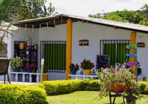 Glamping Vacacional Con Piscina En Caldas