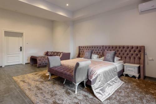 Hotel Grand Royal
