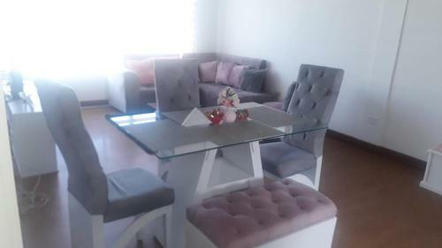 Habitaci�n Con Ba�o Privado E Iluminada Para Descansar