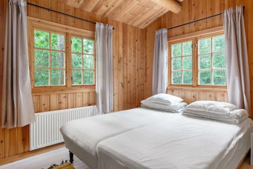 Modernly Furnished Cottage