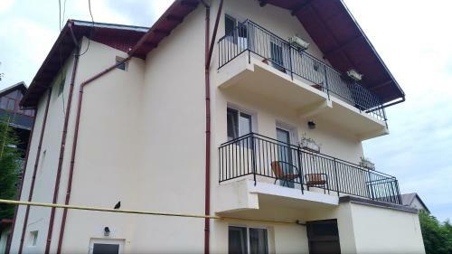 Hostal Casa Zura