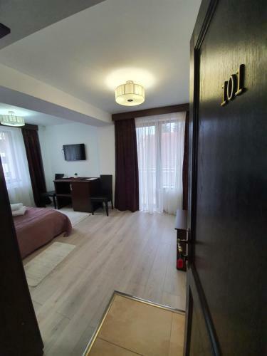 Hostal Pensiunea Public House