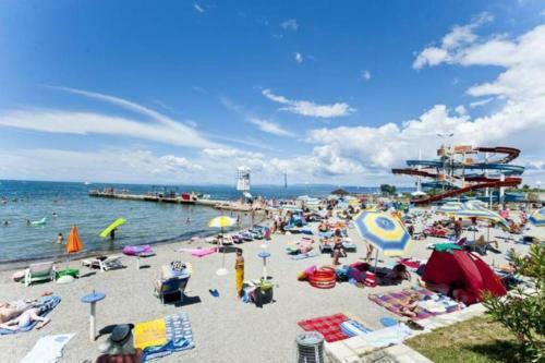 Apartamento ? 5 Min. Walk To Beach, Queen Bed+sofa, Ac, Garage