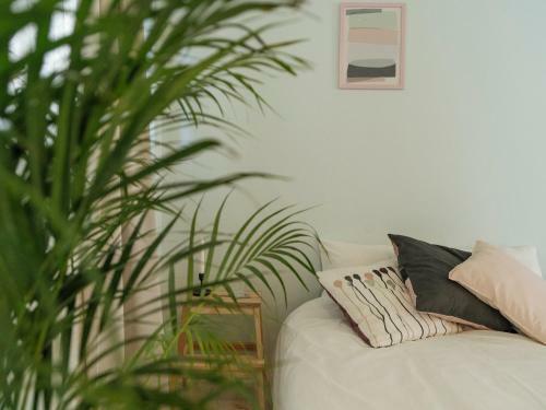 Spacious & Quiet - City Center - 2br Apartment