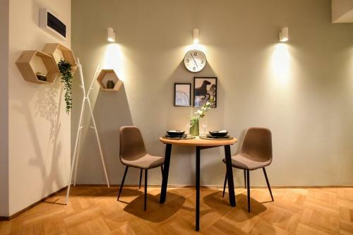 Marble & Pastels - Homey Central Apartment