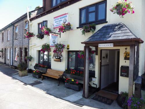 Hostal Little Harbour Guesthouse