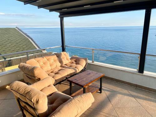 Seafront Villa With Private Swimming Pool Istanbul