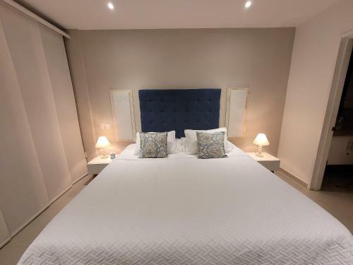 Apartamento, En Primera Linea De Playa