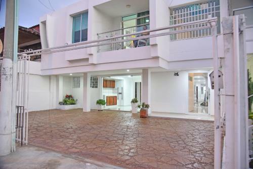 Lovely Kj Apartments