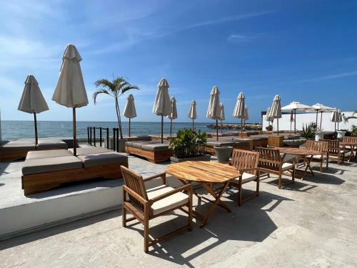 Hotel Wala Beach Club