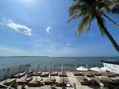 Hotel Wala Beach Club