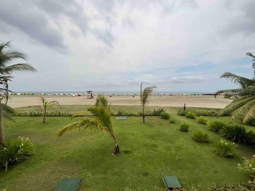 Nice Apartment With Direct Access To The Beach!