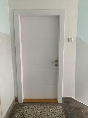Kiki Apartment Obrenoviceva