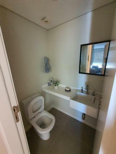Apartamento Apto de 2dorm Y 3 Ba�os. Con Todos Los Servicios!