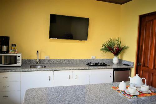 Lake Gardens Arenal