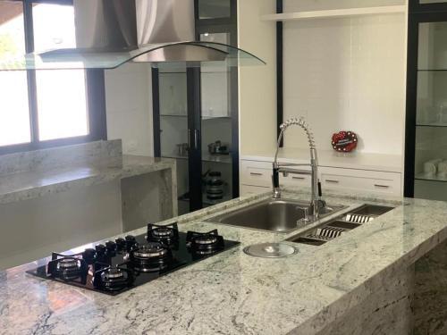 Casa Com Elevado Padr�o Em Atibaia - Comodidade E Seguran�a