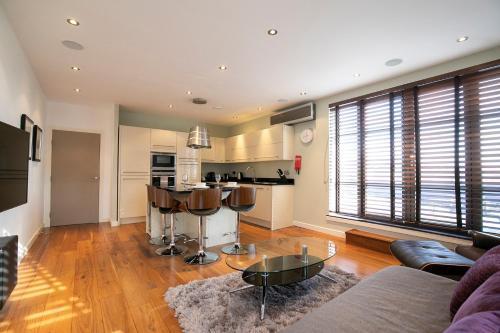 Apartamentos Flexi-lets@wallis Square, Farnborough