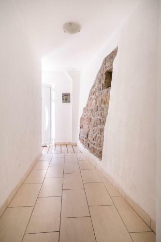 Sunny Old Town Apartment