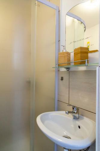 Sunny Old Town Apartment