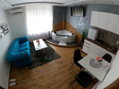 Canti Jacuzzi Apartments