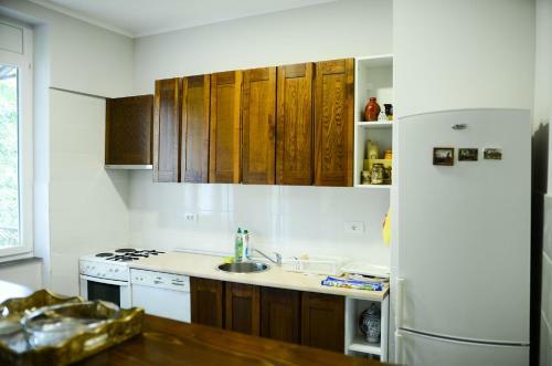 Downtown Apartment In Walk Zone With 3 Bedrooms And Garage