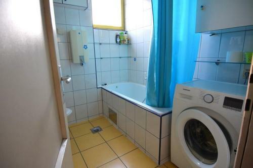 Apartman 3 Sobe - Lokacija Sajam- Bolnica - Stanica