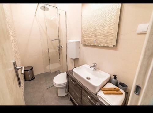 Ivi Place Apartments