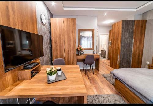 Ivi Place Apartments